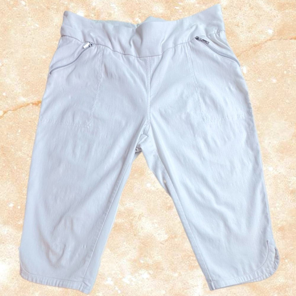 White Clam Digger Shorts by GiGiBlue Size 12